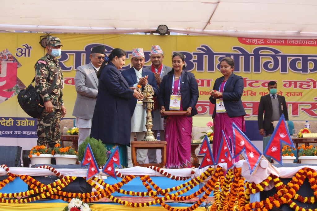 उद्यमी र किसान नै मुलुकको आर्थिक विकासको मेरुदण्ड : राष्ट्रपति भण्डारी